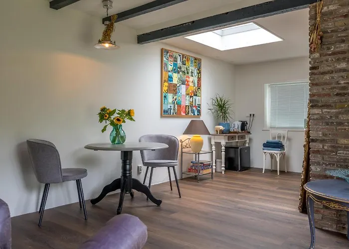 B&B De Oude Skuur tuinkamer Ooi
